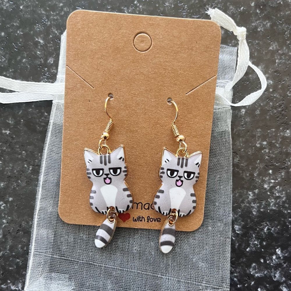 2/$20 ⭐️ 3/$25 | Handmade Cute Cat Dangle Earrings